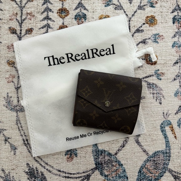 Louis Vuitton Monogram Victorine Wallet *flaw* - Picture 1 of 5